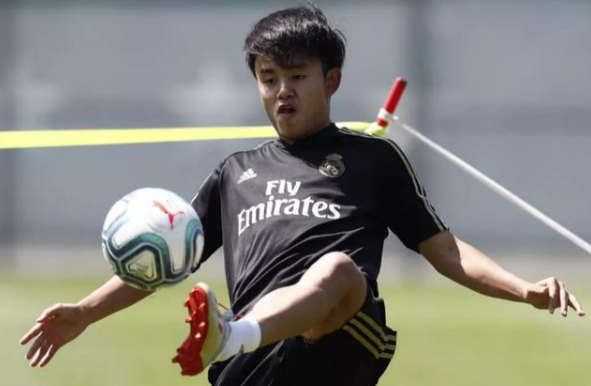  国际米兰淘宝成功，日本新星藤田洋辉首秀造助攻  